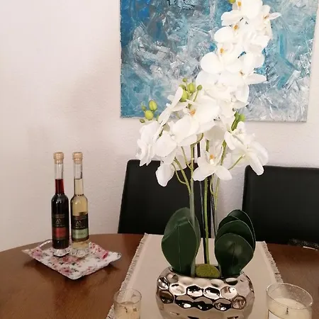 Mali Raj, With Private Pool Apartment