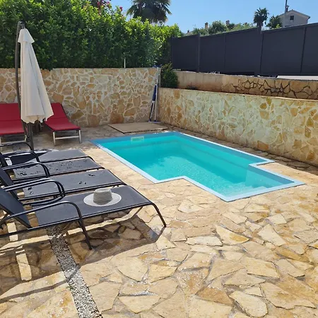 Apartment Mali Raj, With Private Pool Poreč
