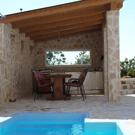 Mali Raj, With Private Pool Apartament